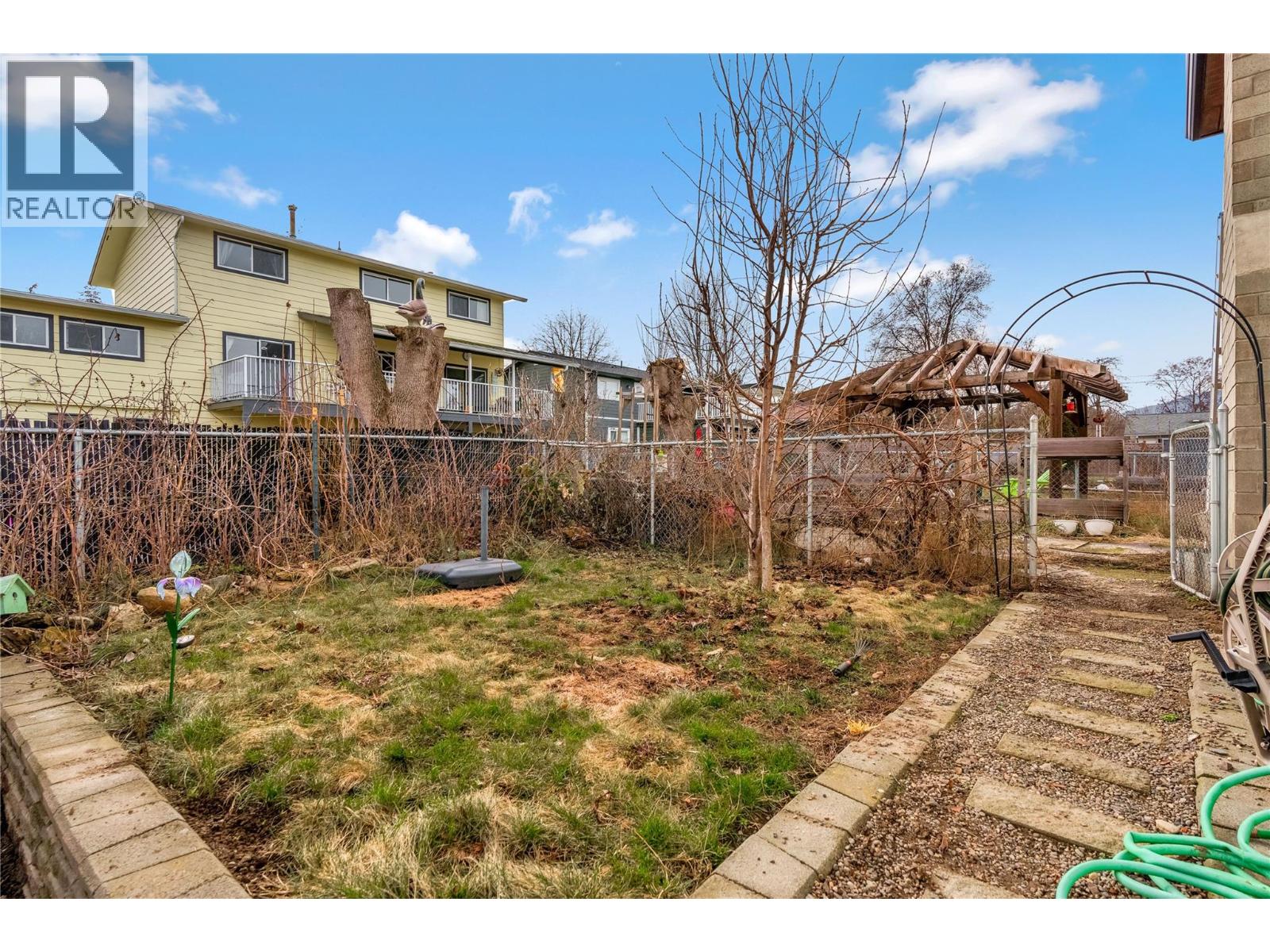 2465 Danallanko Drive, Armstrong