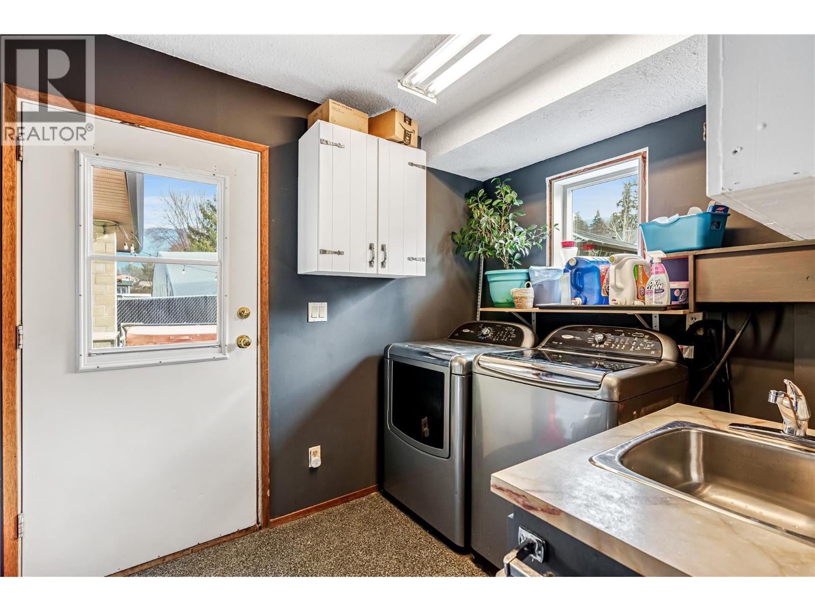 2465 Danallanko Drive, Armstrong