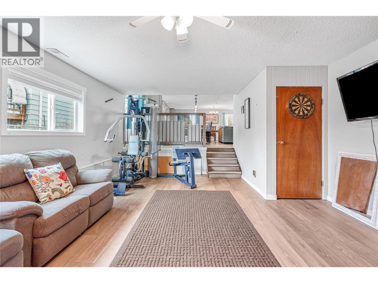 2465 Danallanko Drive, Armstrong