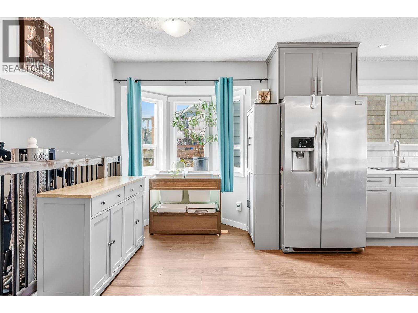 2465 Danallanko Drive, Armstrong