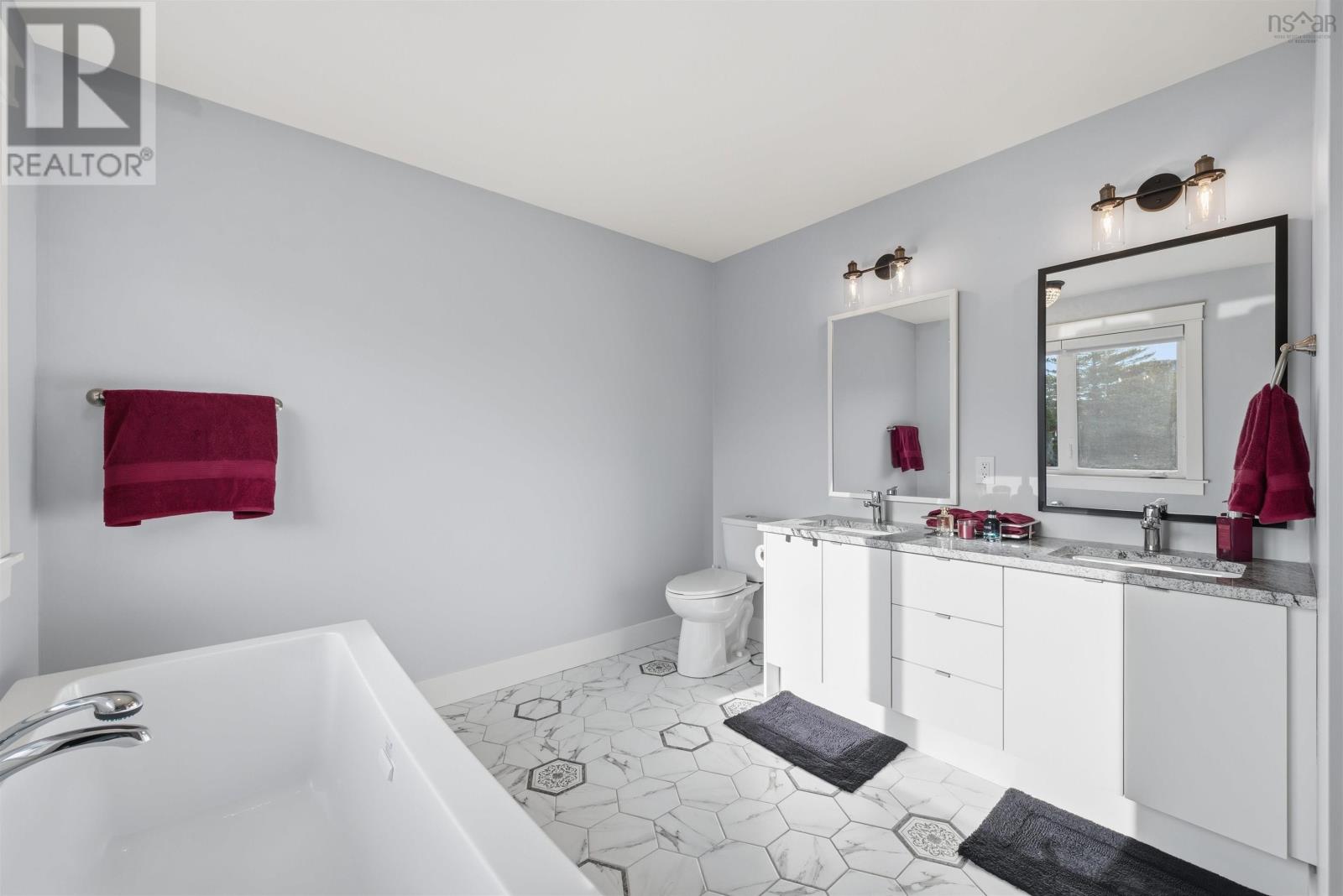 Property 28 of 51 of 404 Starboard Drive