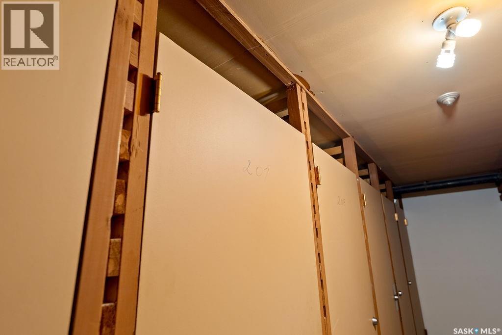 Single Family House High rise for Sale in   Rae STREET Regina 