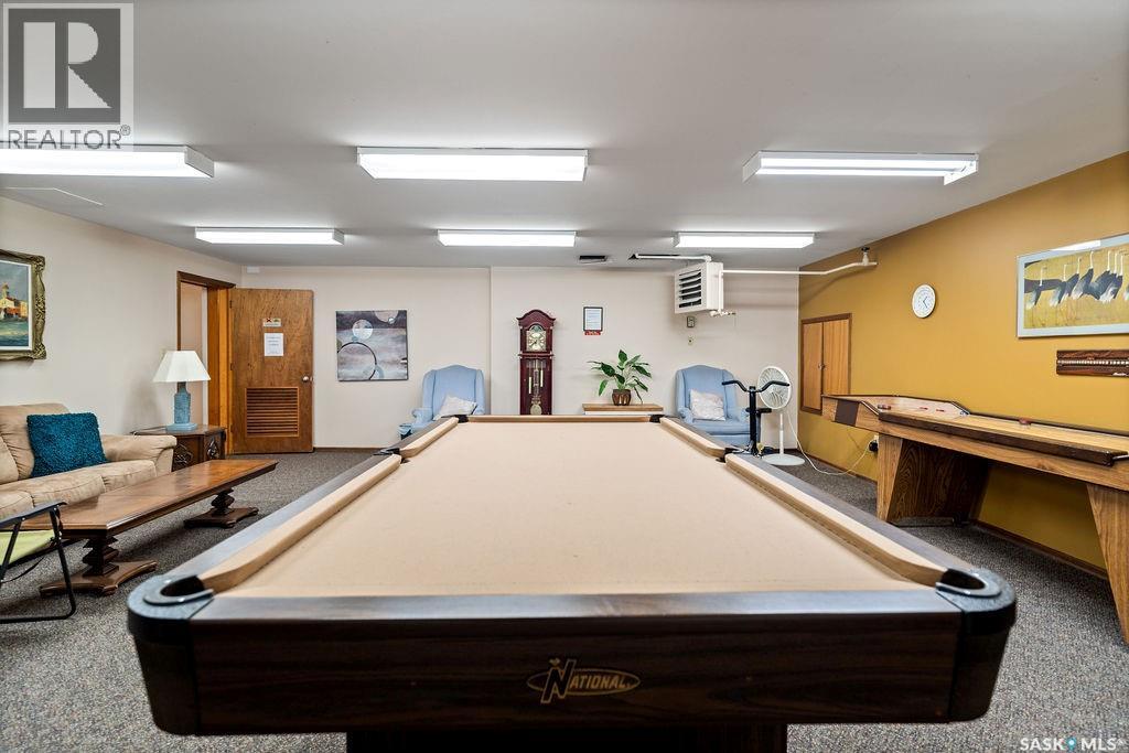 Single Family House High rise for Sale in   Rae STREET Regina 