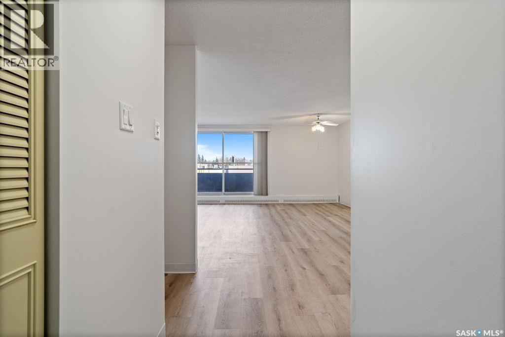 Single Family House High rise for Sale in   Rae STREET Regina 