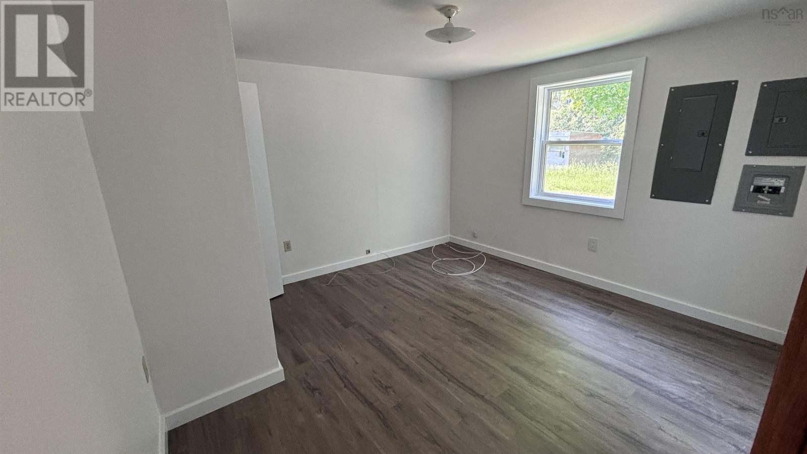 Property 9 of 29 of 3392 HIGHWAY 4