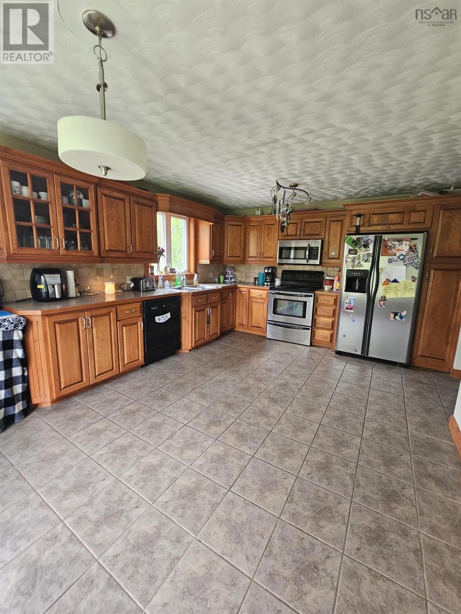 Property 4 of 30 of 8865 8869 Hwy 101 Highway