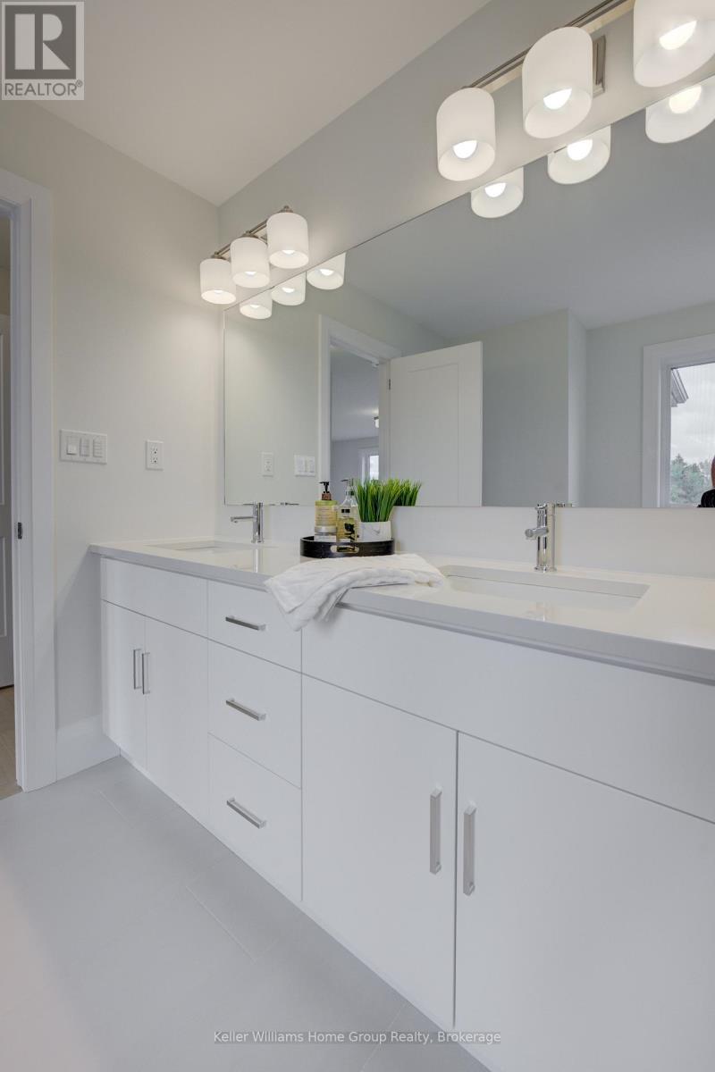 31 NICHOLAS WAY WAY - 33