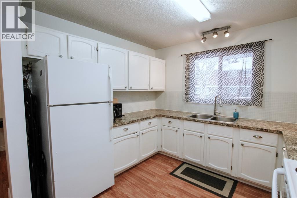 63, 5935 63 Street - Photo 5 of 26, Red Deer, Alberta