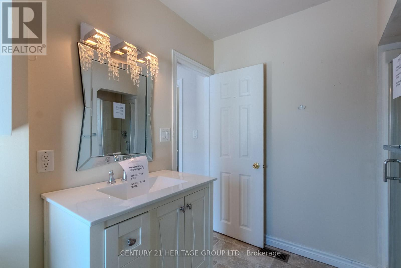 2232 QUEENSWAY DRIVE - 12