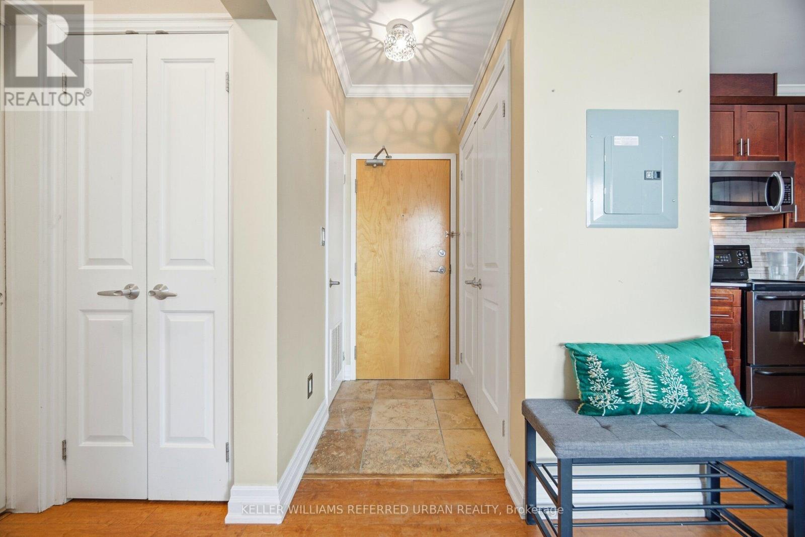 459 Kerr Unit 305 photo 4