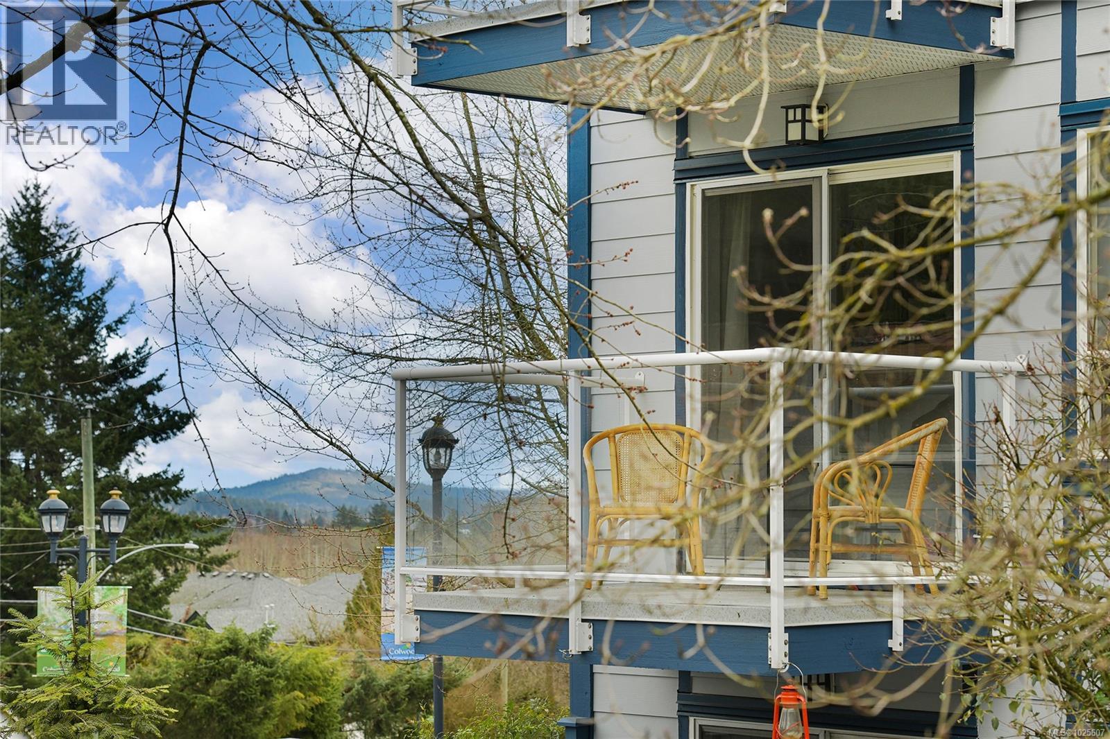 200 383 Wale Rd, Colwood