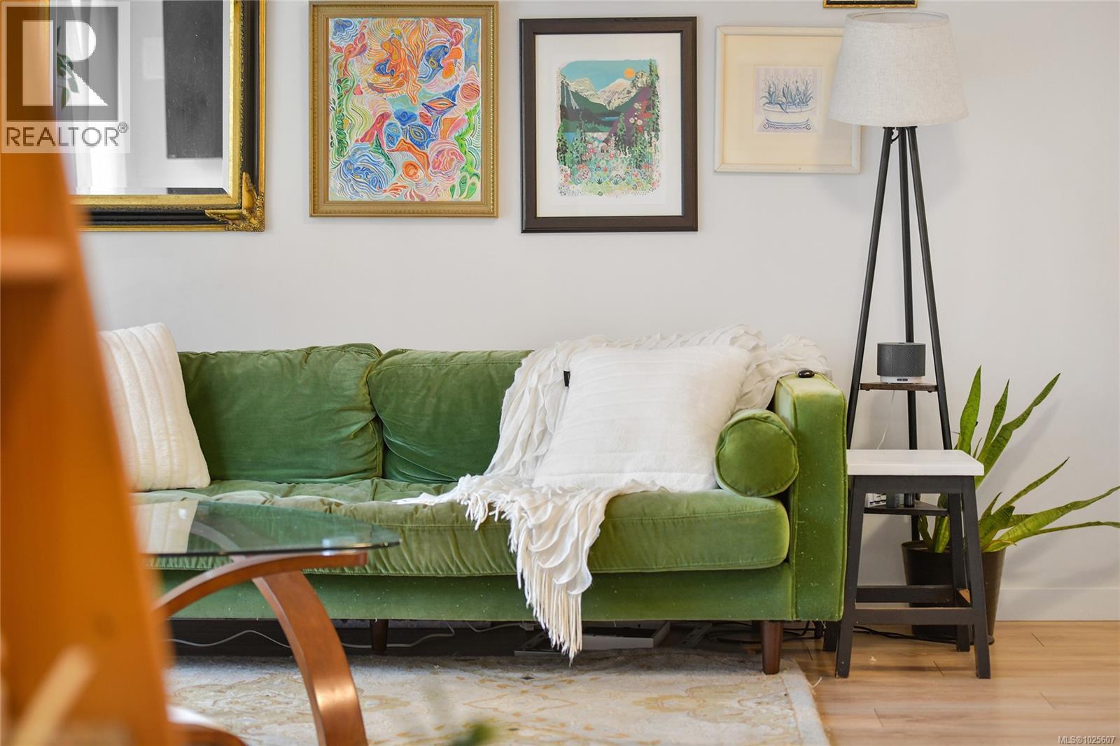 200 383 Wale Rd, Colwood