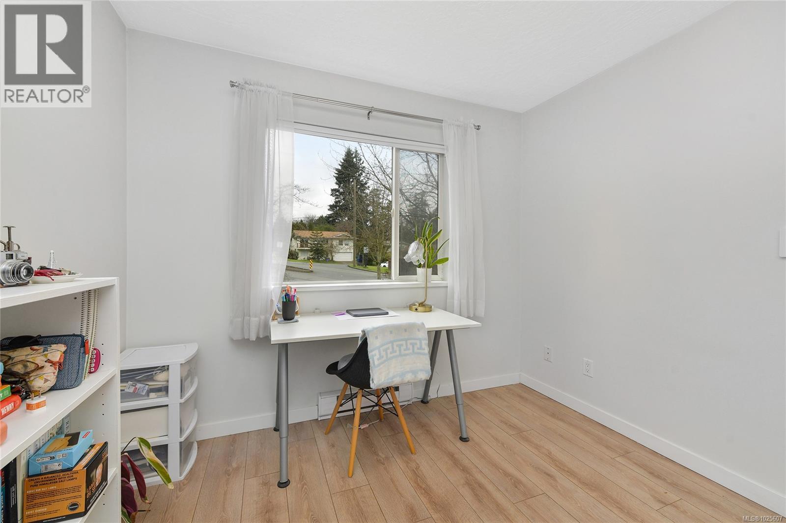 200 383 Wale Rd, Colwood