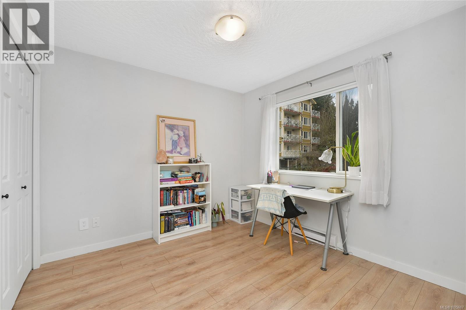 200 383 Wale Rd, Colwood