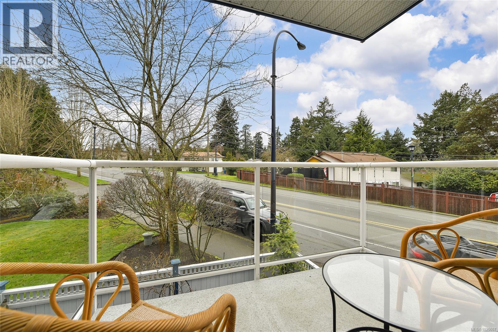 200 383 Wale Rd, Colwood