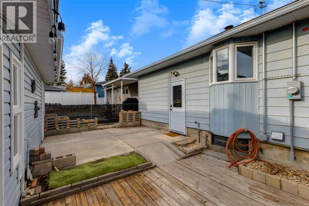 Single Family House Bungalow for Sale in   Avenue SW Haysboro Calgary 