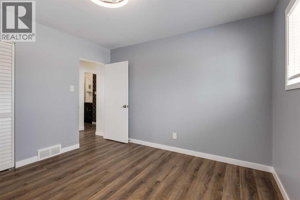 Single Family House Bungalow for Sale in   Avenue SW Haysboro Calgary 