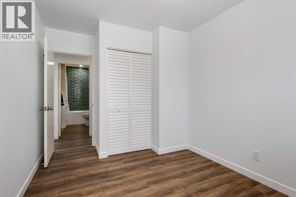 Single Family House Bungalow for Sale in   Avenue SW Haysboro Calgary 