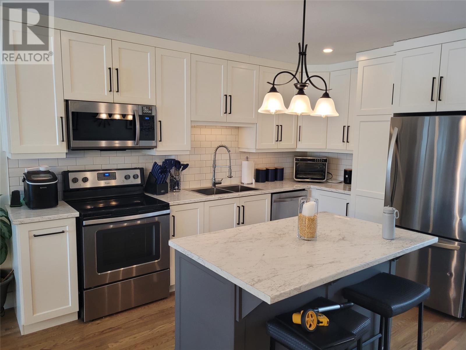 22 Grandy Crescent - Photo 3 of 25, Mount Pearl, Newfoundland & Labrador