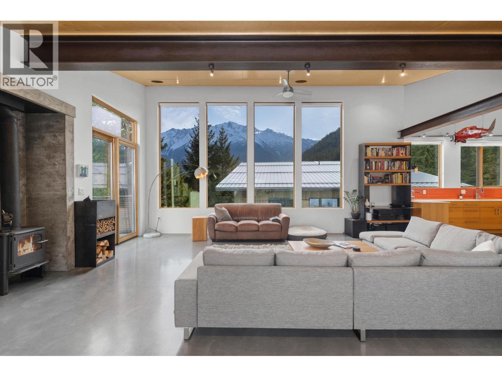 7465 DOGWOOD STREET, Pemberton