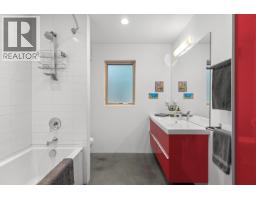 7465 Dogwood Street, Pemberton, BC V0N2L0 Photo 11