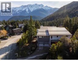 7465 Dogwood Street, Pemberton, BC V0N2L0 Photo 10