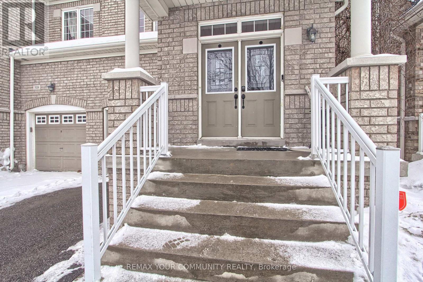 506 FOXCROFT BOULEVARD - Photo 3 of 38, Newmarket (Stonehaven-Wyndham), Ontario