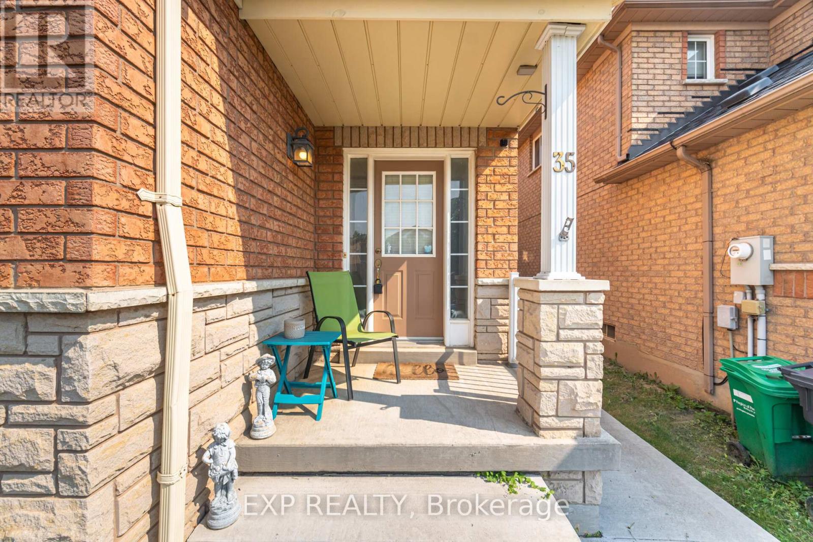 35 PRINCE CRESCENT - Photo 5 of 35, Brampton (Northwest Sandalwood Parkway), Ontario