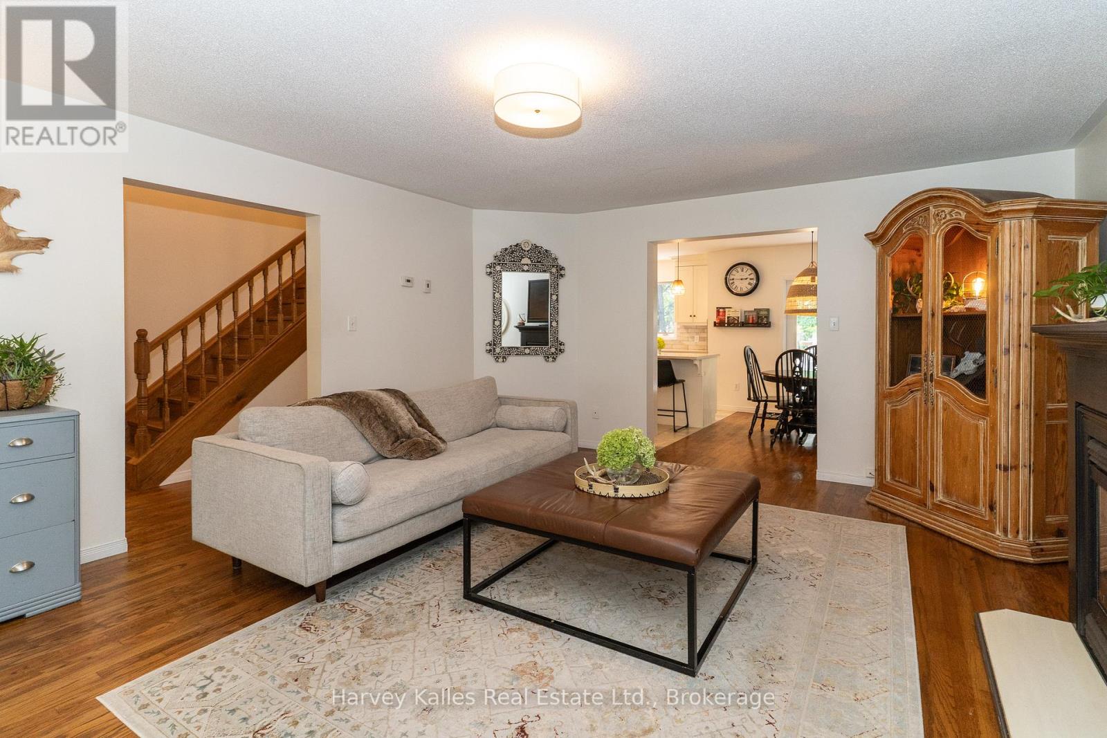 28 QUEEN STREET - Photo 3 of 37, Parry Sound, Ontario