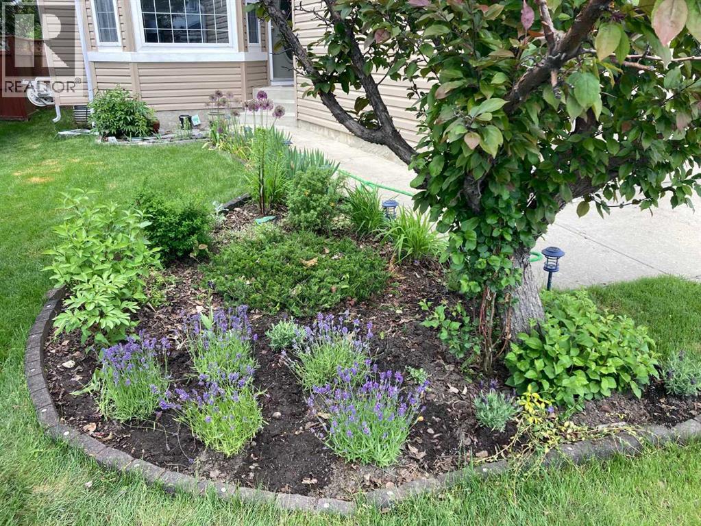 Single Family House for Sale in  Hidden Ranch Crescent NW Hidden Valley Calgary 