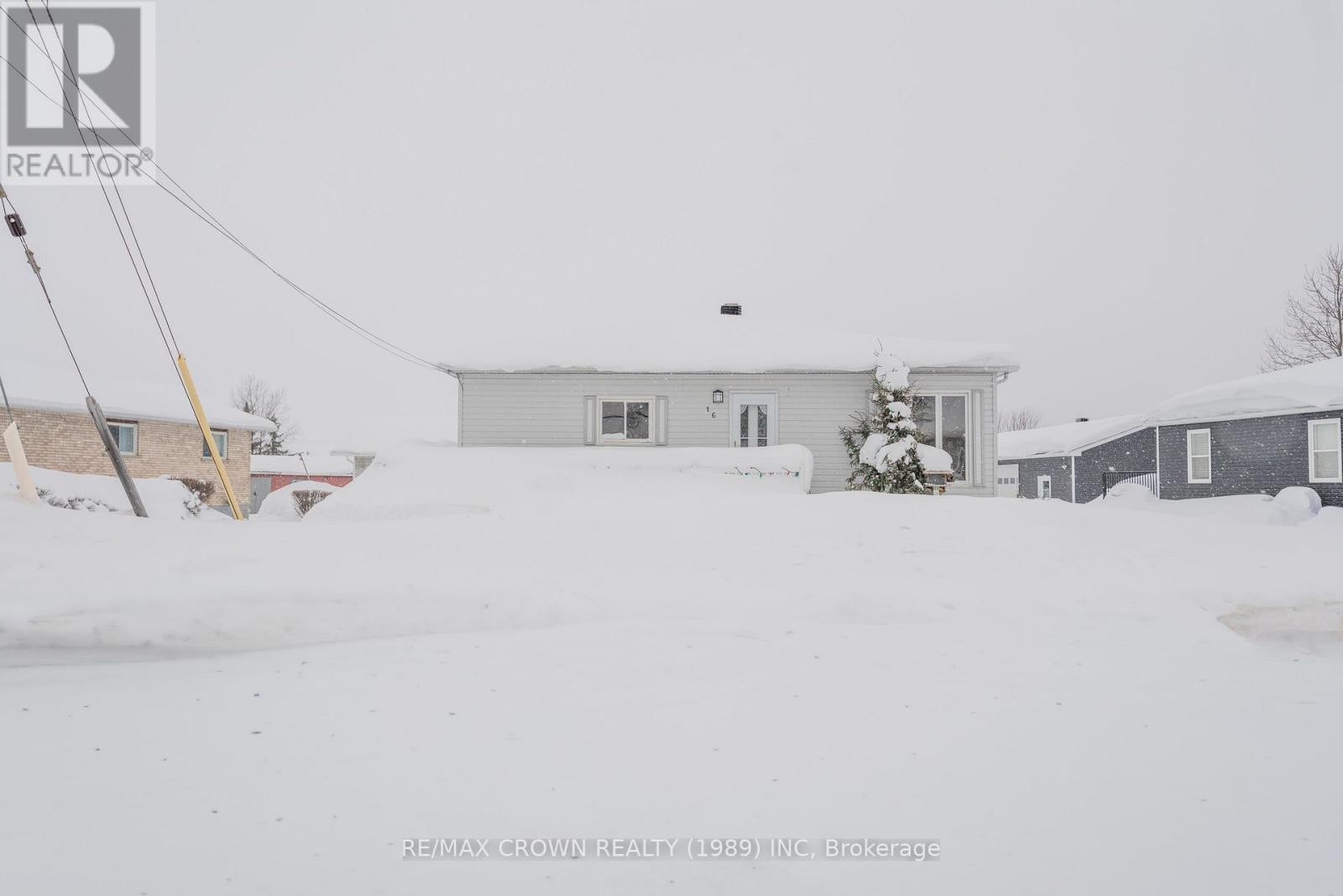 16 LASALLE AVENUE - Photo 2 of 44, Kapuskasing, Ontario