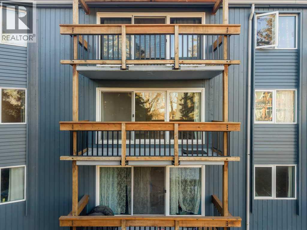 Single Family House for Sale in    Avenue SW Haysboro Calgary 