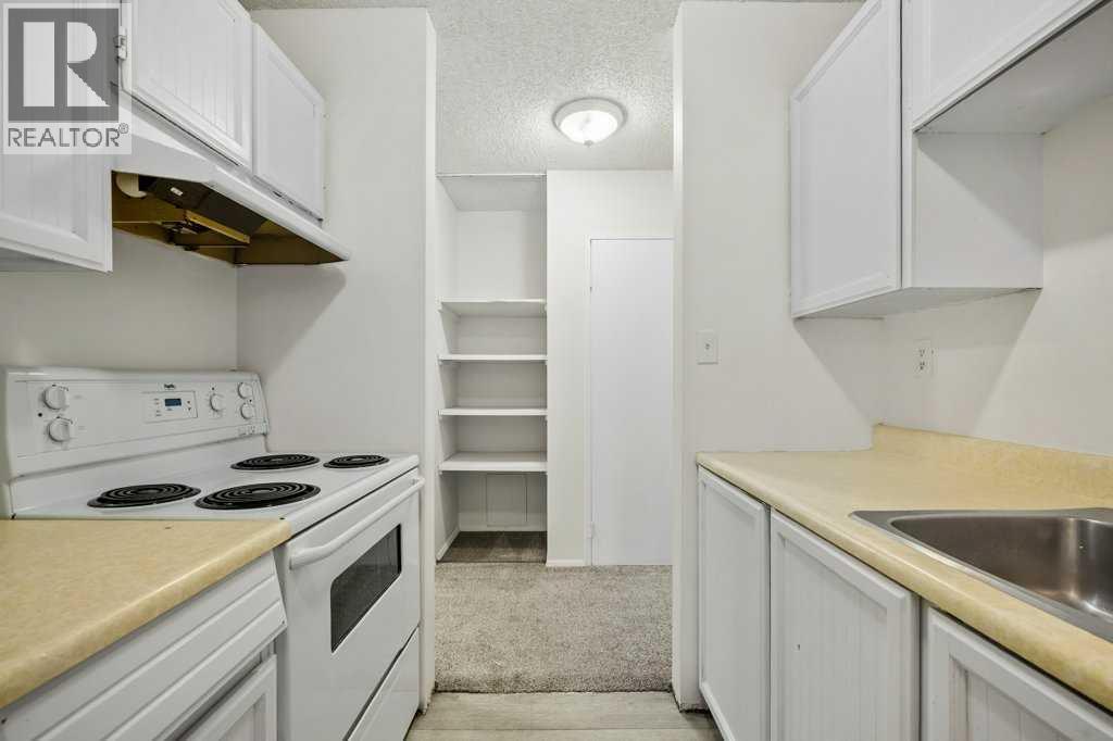 Single Family House for Sale in    Avenue SW Haysboro Calgary 