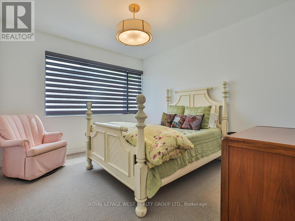 4 OLD OAK ROAD - 31