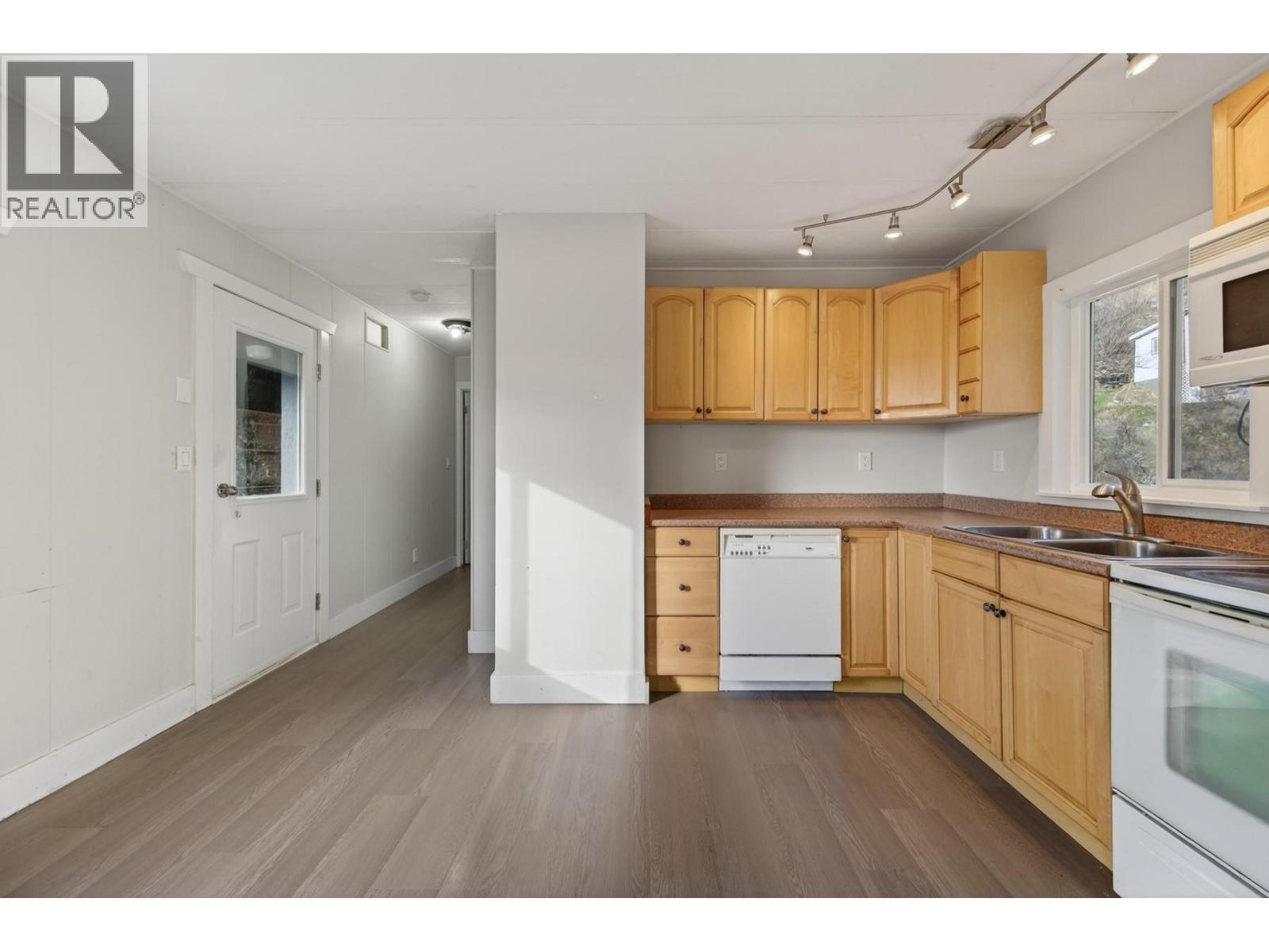 291 PARK Drive - Photo 5 of 43, Lillooet, British Columbia