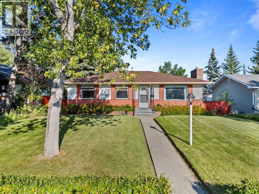 2220 38 Street SW, Calgary, Alberta