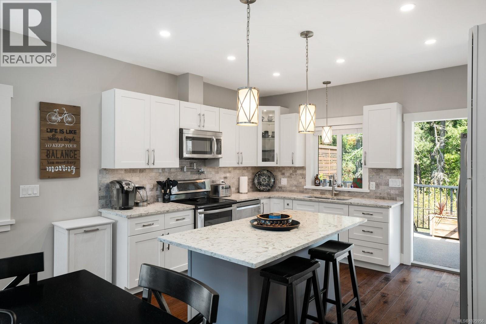  2838 Sooke Lake Road, Langford