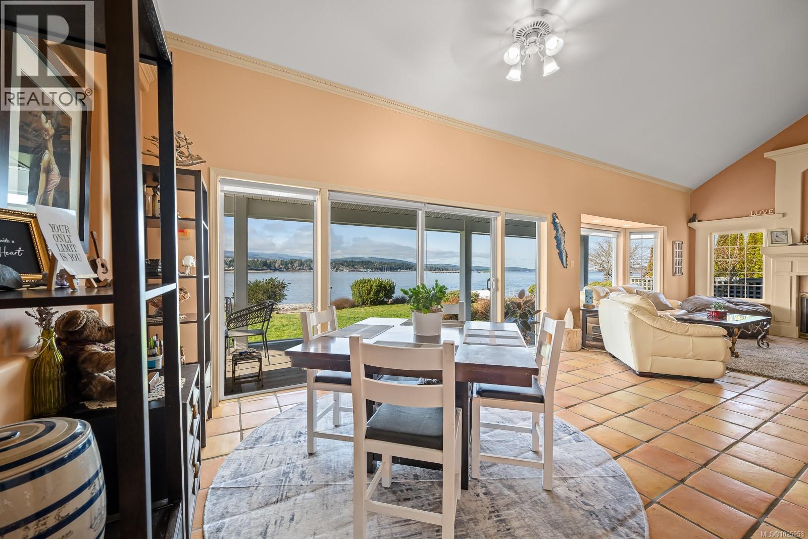 7600 Tozer Rd, Fanny Bay