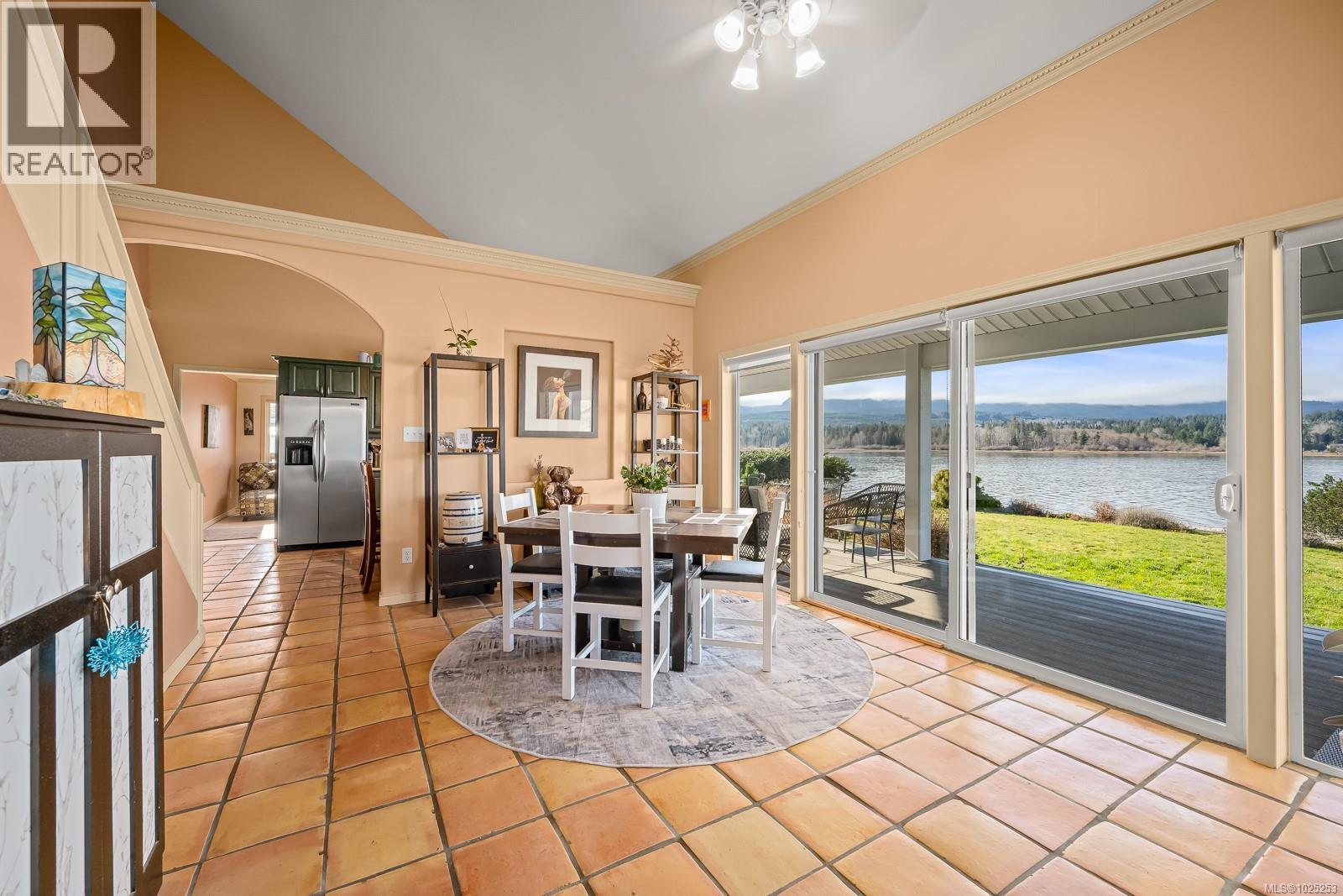 7600 Tozer Rd, Fanny Bay