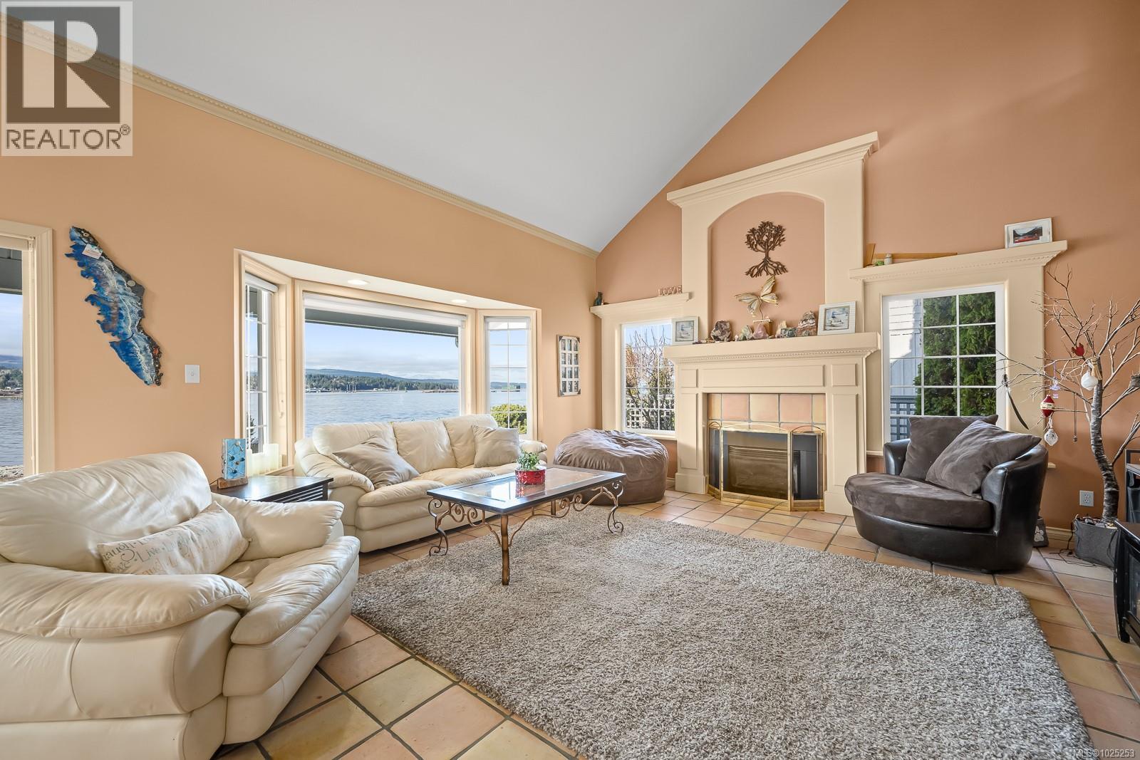 7600 Tozer Rd, Fanny Bay