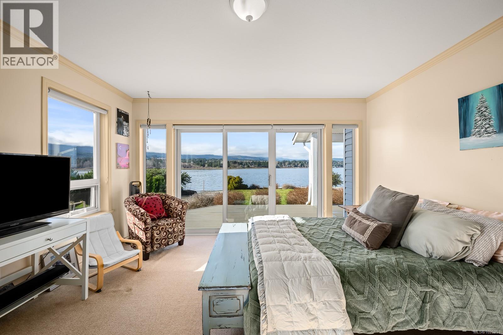 7600 Tozer Rd, Fanny Bay