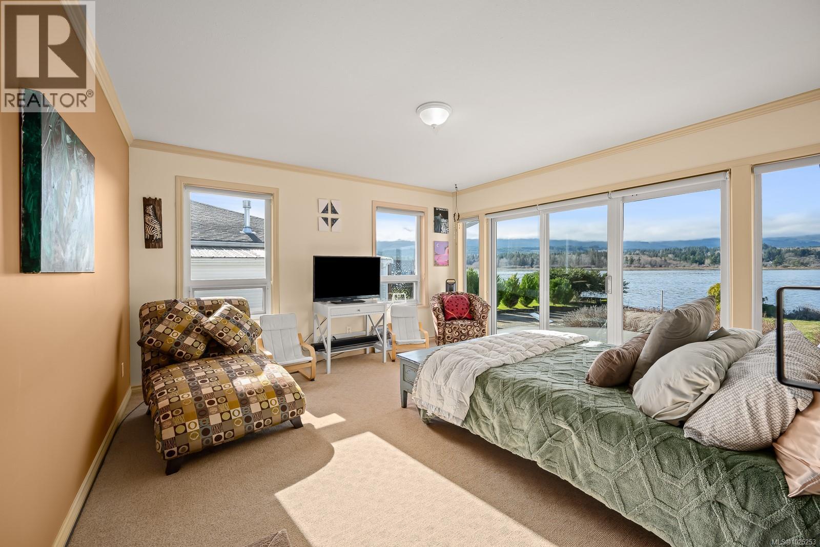 7600 Tozer Rd, Fanny Bay