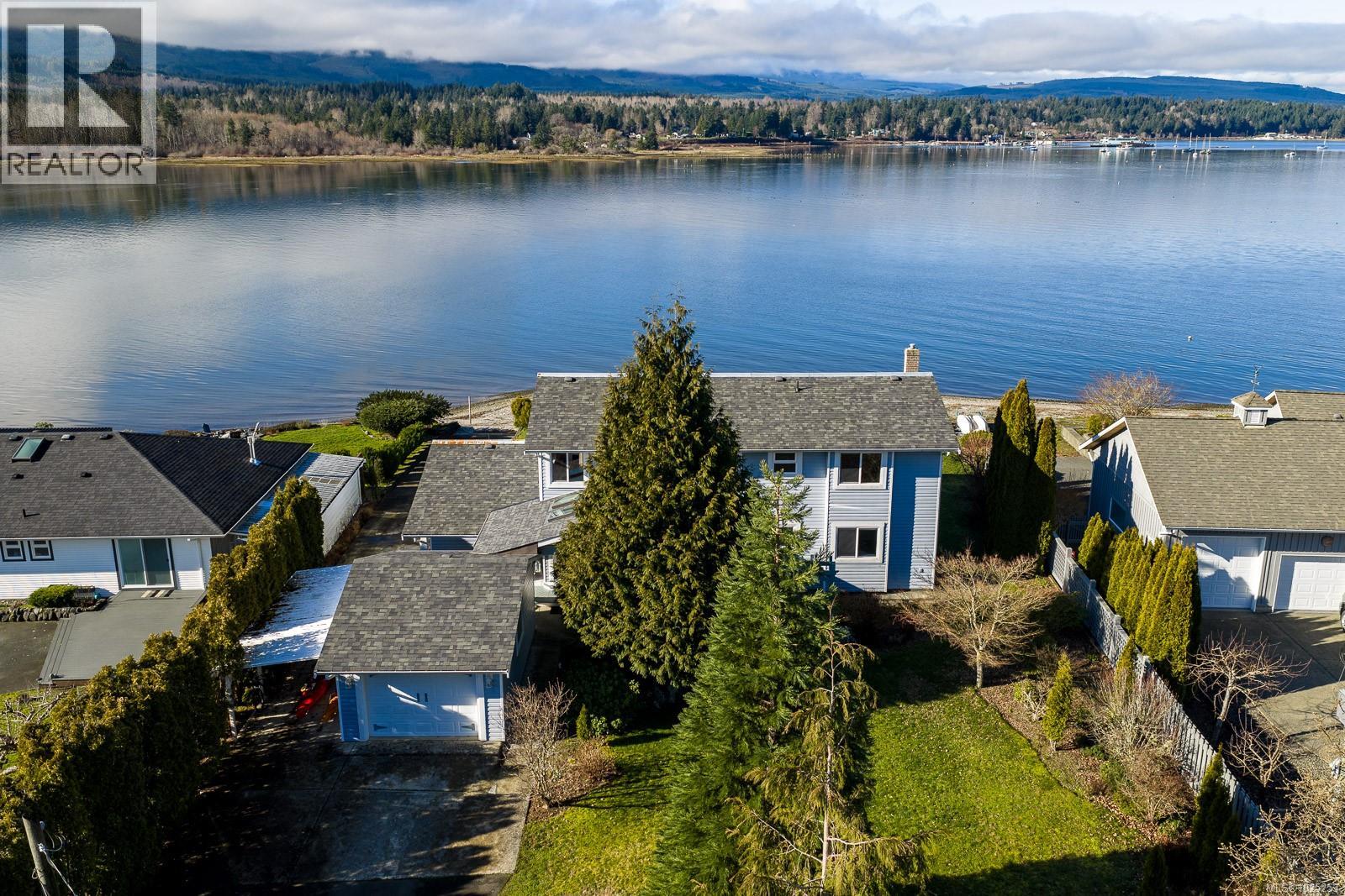 7600 Tozer Rd, Fanny Bay