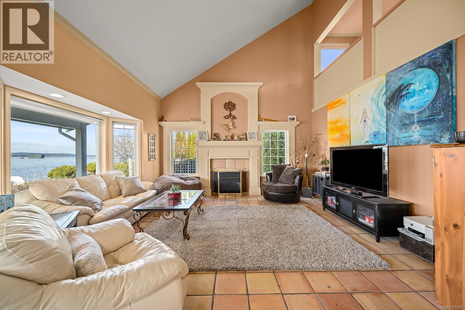 7600 Tozer Rd, Fanny Bay