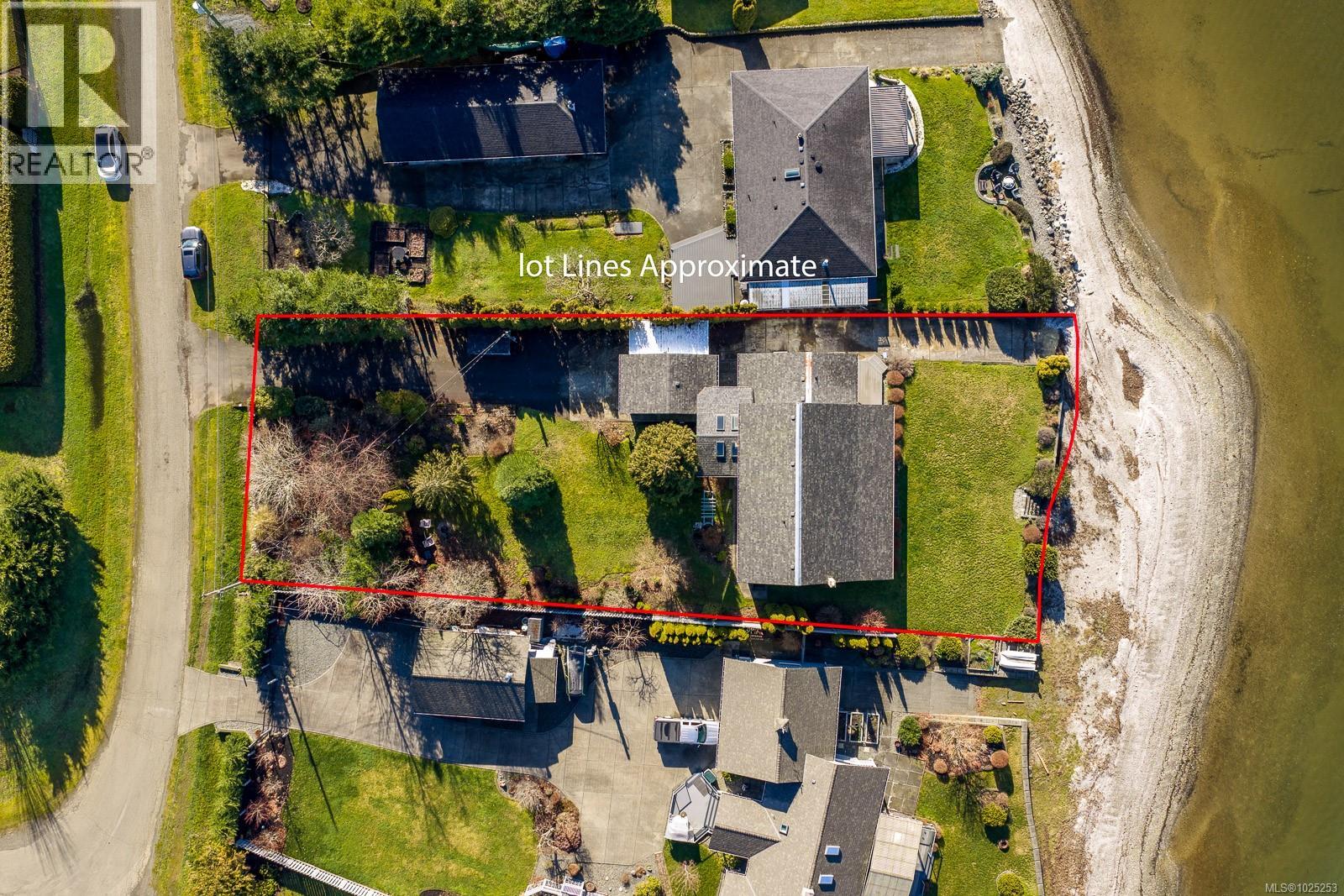 7600 Tozer Rd, Fanny Bay