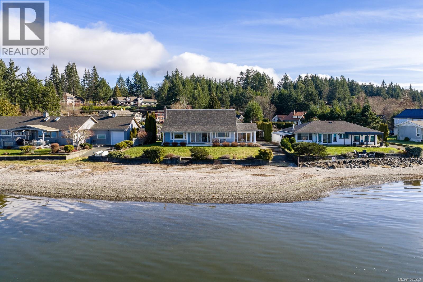 7600 Tozer Rd, Fanny Bay