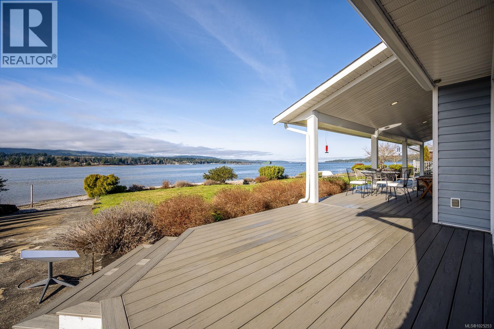 7600 Tozer Rd, Fanny Bay