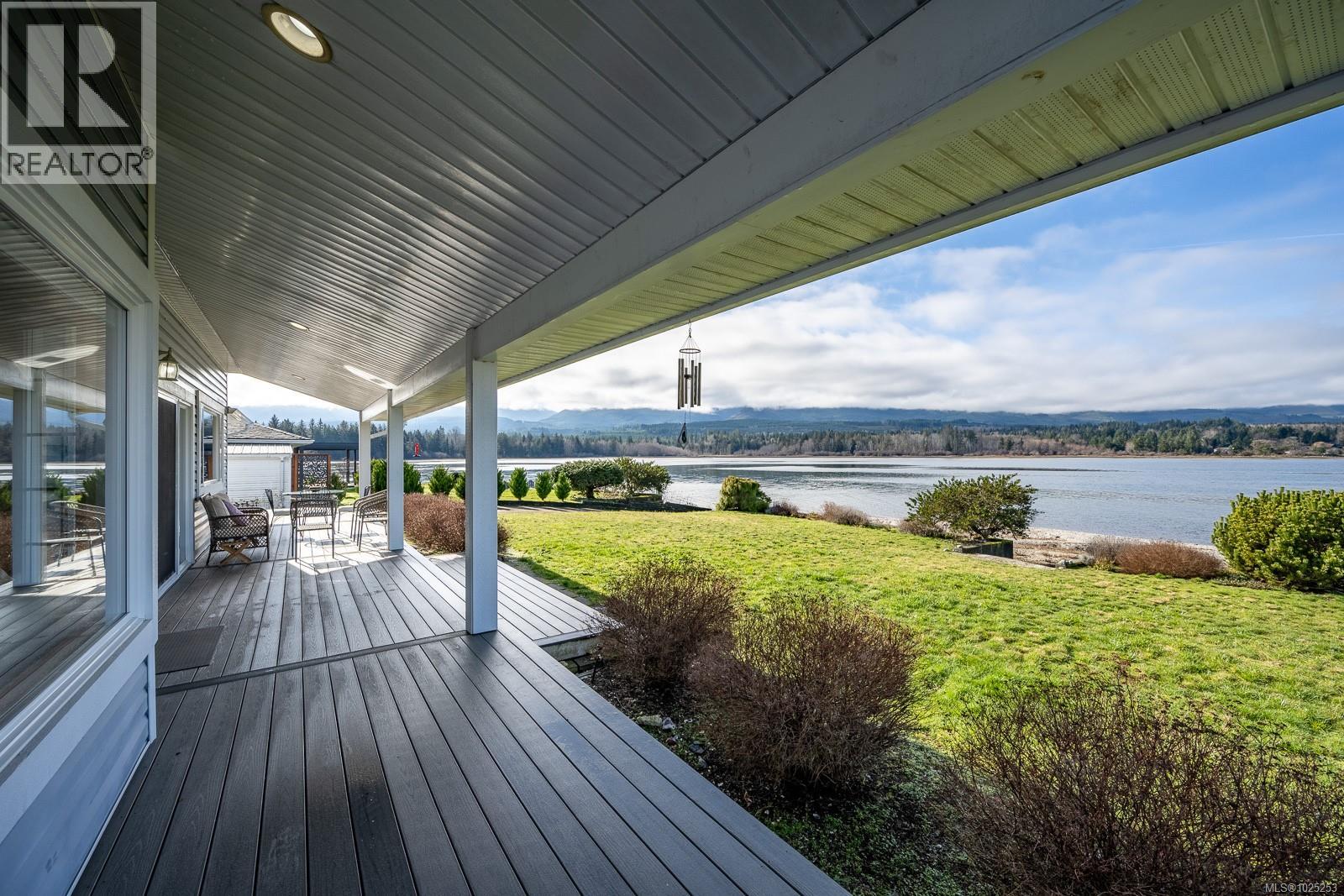 7600 Tozer Rd, Fanny Bay