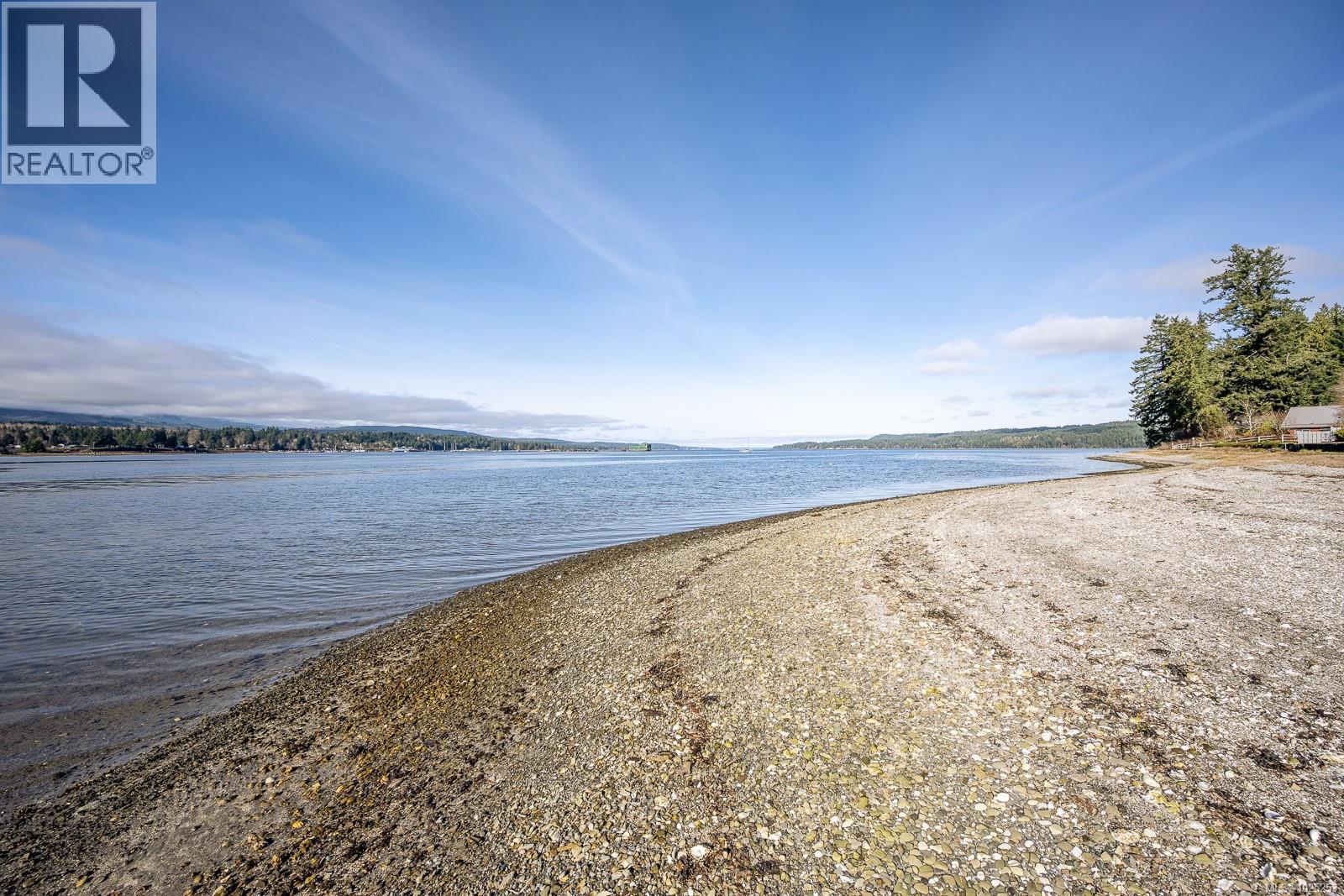 7600 Tozer Rd, Fanny Bay