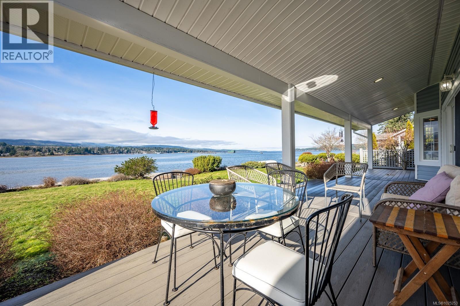 7600 Tozer Rd, Fanny Bay